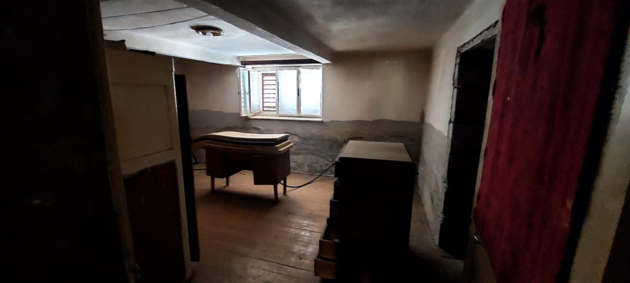 Casa 7 camere suprafata utila 300mp, teren 1000mp,spre vanzare in Cisnadie