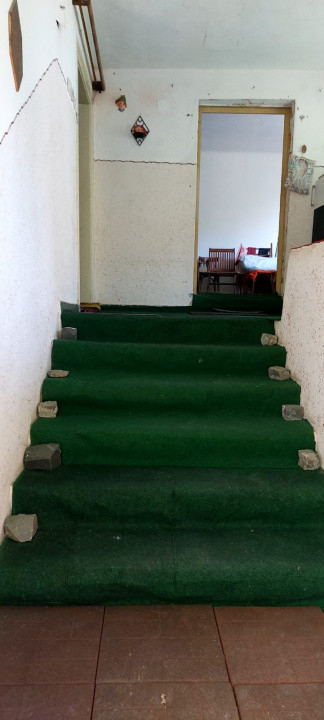 Casa 7 camere suprafata utila 300mp, teren 1000mp,spre vanzare in Cisnadie