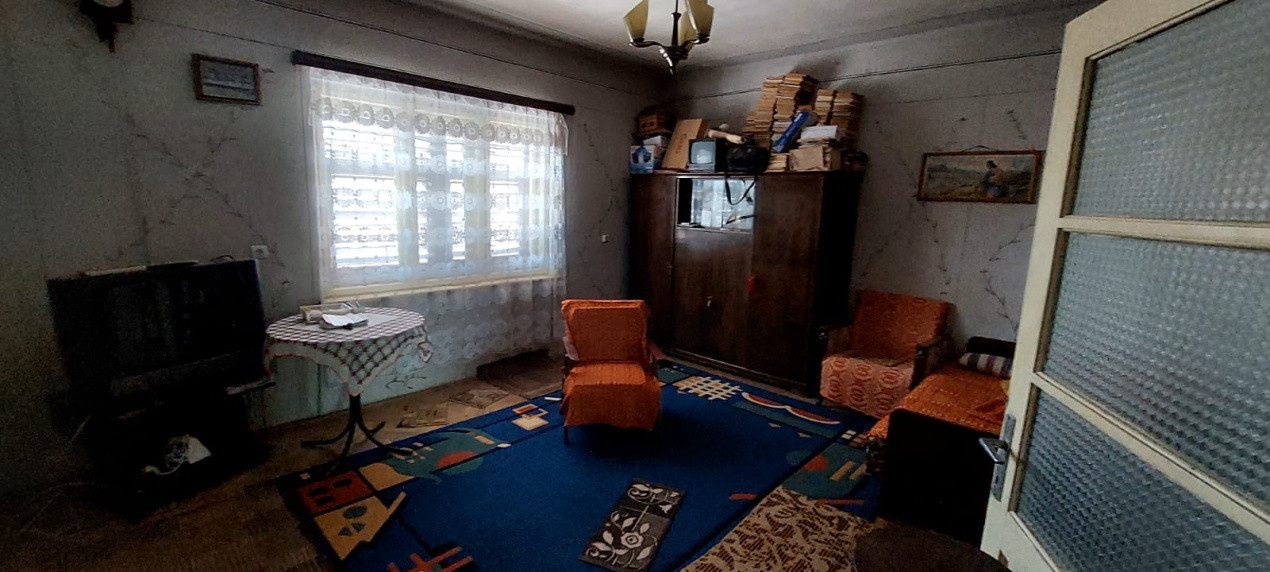 Casa 7 camere suprafata utila 300mp, teren 1000mp,spre vanzare in Cisnadie