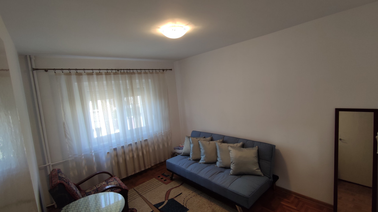 Apartament cu 3 camere, decomandat, suprafață utilă 68 mp, Decebal