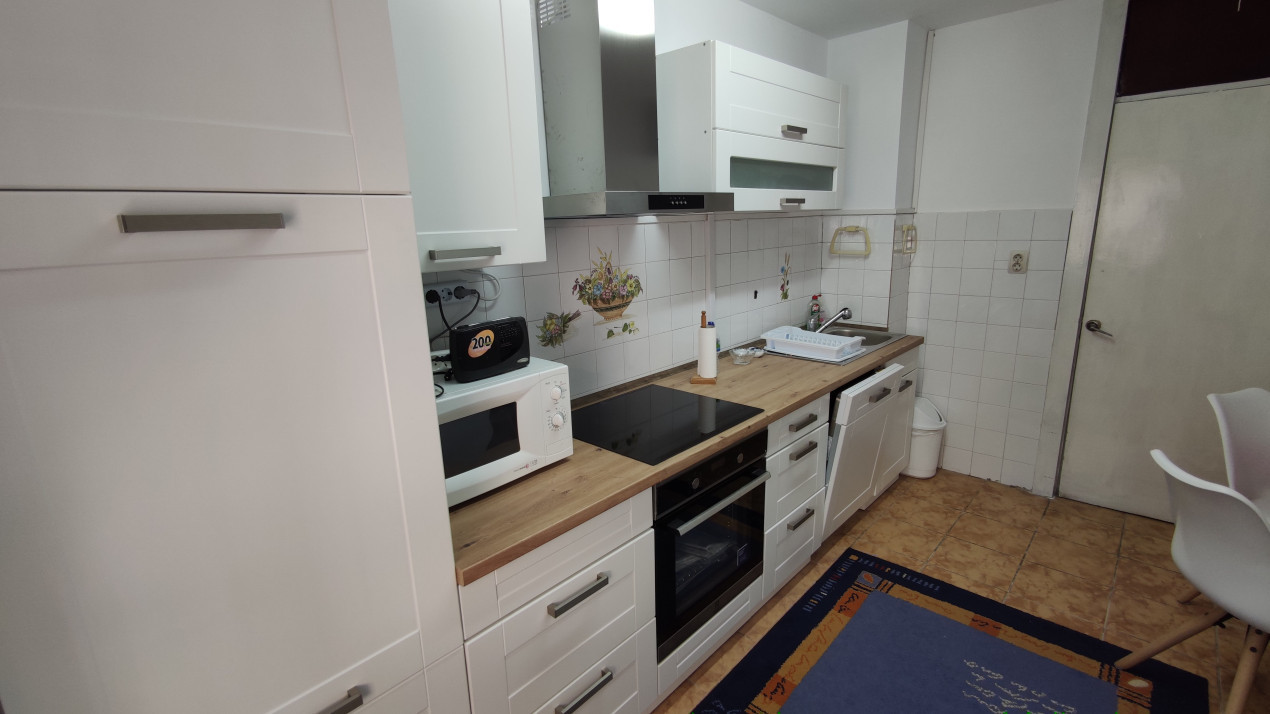 Apartament cu 3 camere, decomandat, suprafață utilă 68 mp, Decebal