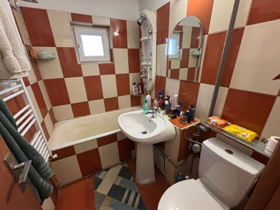 Apartament 2 camere, semidecomandat, 50.98mp, Cartier Craiovita, zona Statia 30