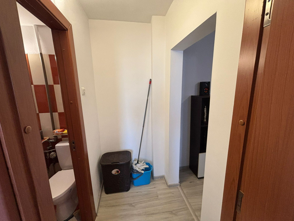 Apartament 2 camere, semidecomandat, 50.98mp, Cartier Craiovita, zona Statia 30