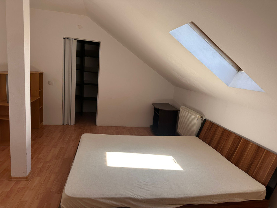 Apartament – 70 mp, mansardă pe 2 niveluri – str. Semaforului