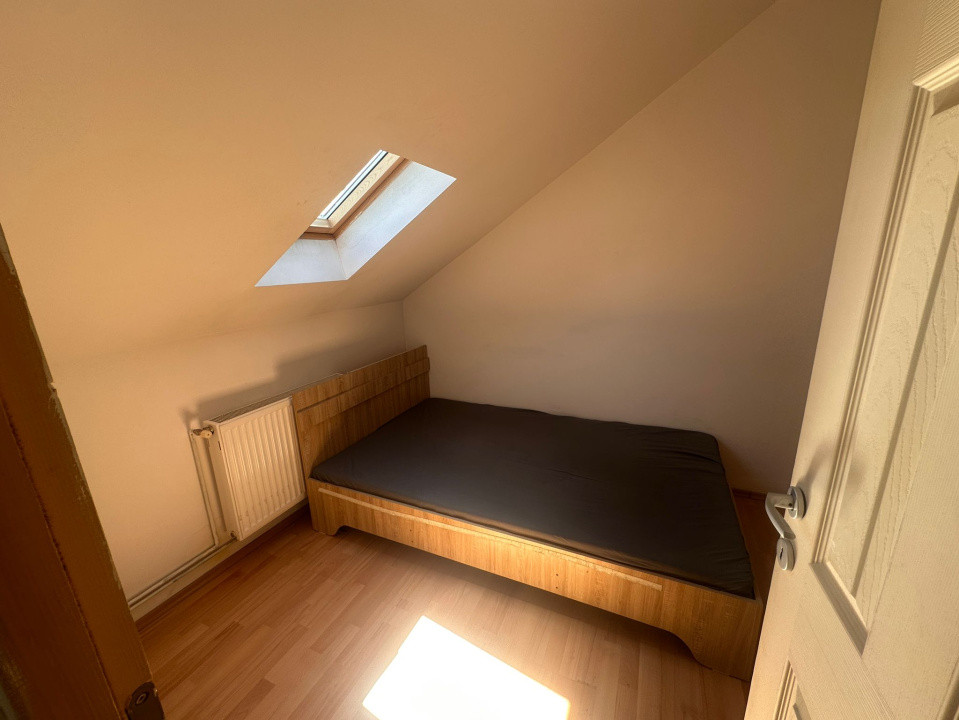 Apartament – 70 mp, mansardă pe 2 niveluri – str. Semaforului