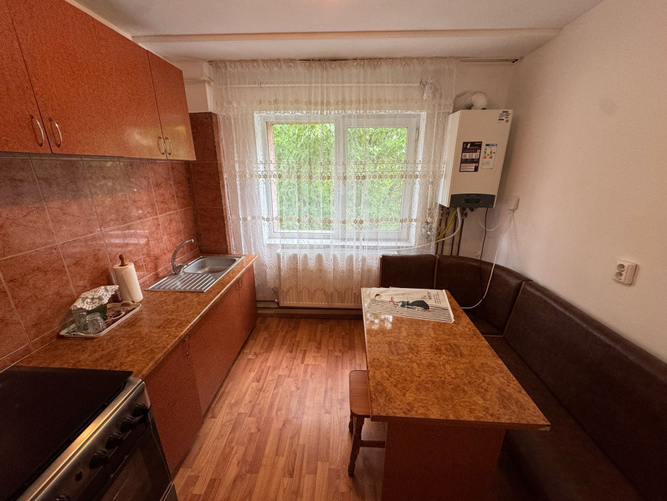 Apartament 2 camere, semidecomandat, 51.5mp, Craiovita Noua, Scoala Elena Farago