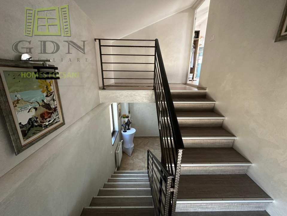 Casă P+M,5 camere