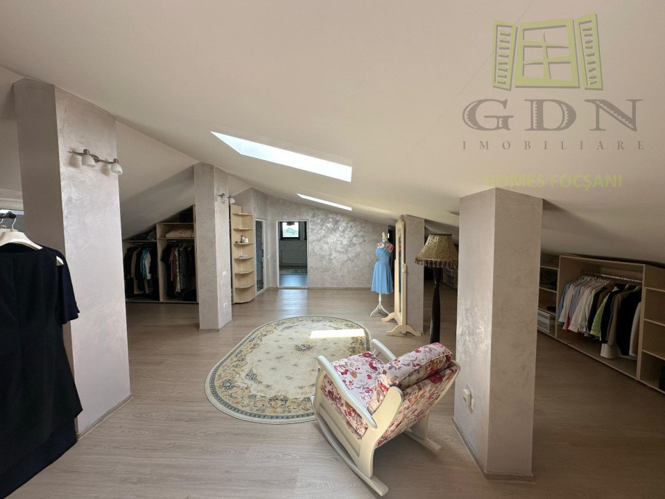 Casă P+M,5 camere