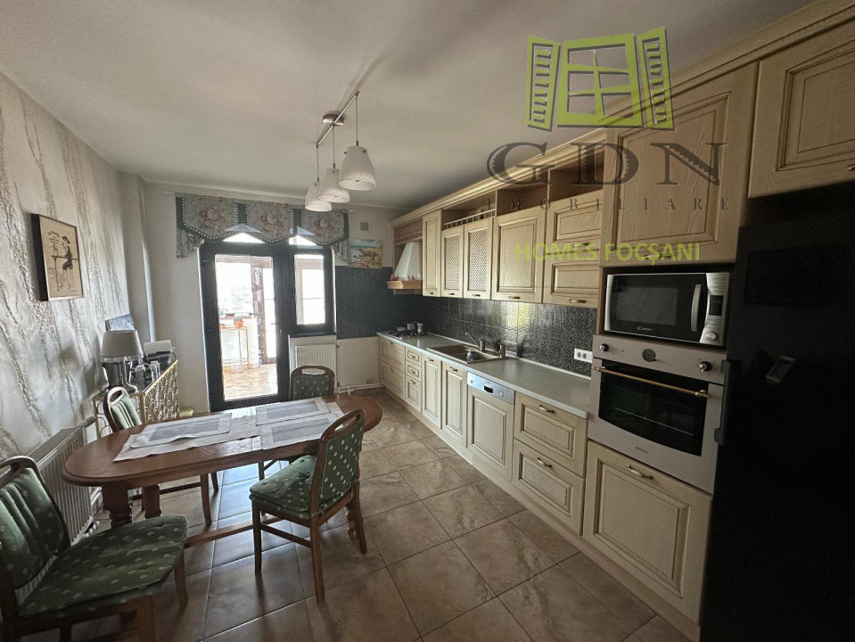 Casă P+M,5 camere