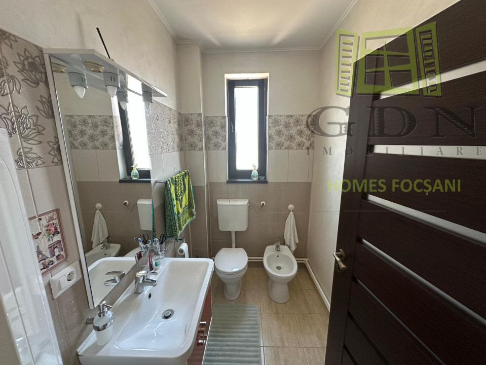 Casă P+M,5 camere