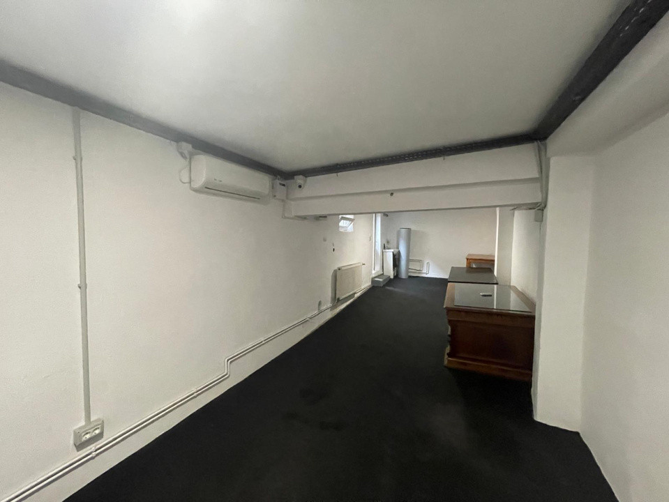 Spatiu comercial 35mp in zona Podisor Craiova