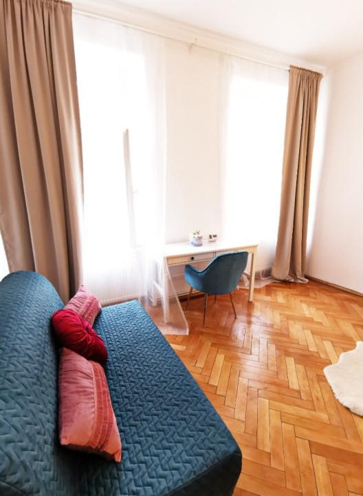 Apartament decomandat cu o cameră, 55 mp, în zona centrală 