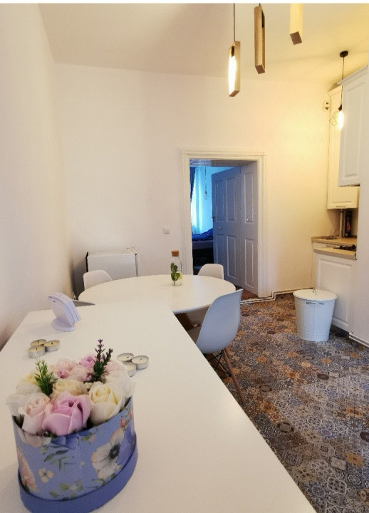 Apartament decomandat cu o cameră, 55 mp, în zona centrală 