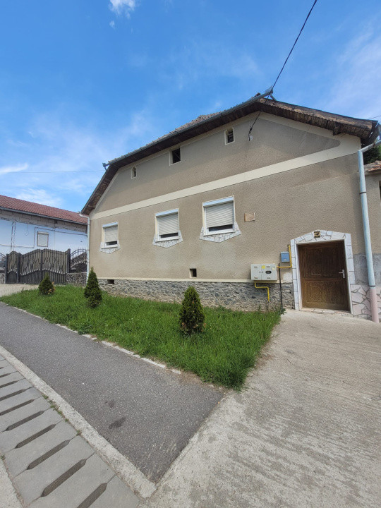 Casă de vânzare în Șeica Mare – Ideală pentru familie sau investiție!