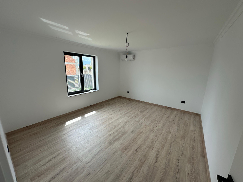 Casă 4 camere, 150 mp utili - Negociabil