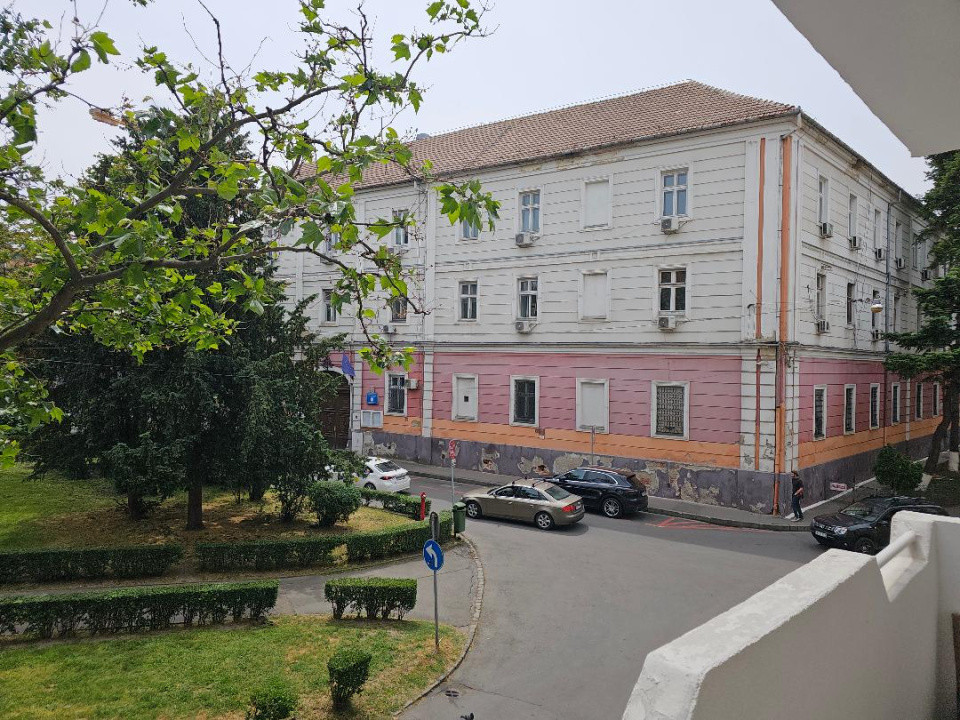 Apartament 3 camere, 80 mp utili, ultracentral,  zona Parcul Traian