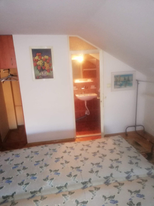 Apartament la casă, pe 2 niveluri – 40 mp– 300 €/luna cu toate taxele incluse