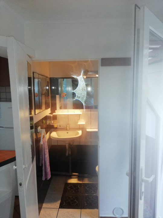 Apartament la casă, pe 2 niveluri – 40 mp– 300 €/luna cu toate taxele incluse