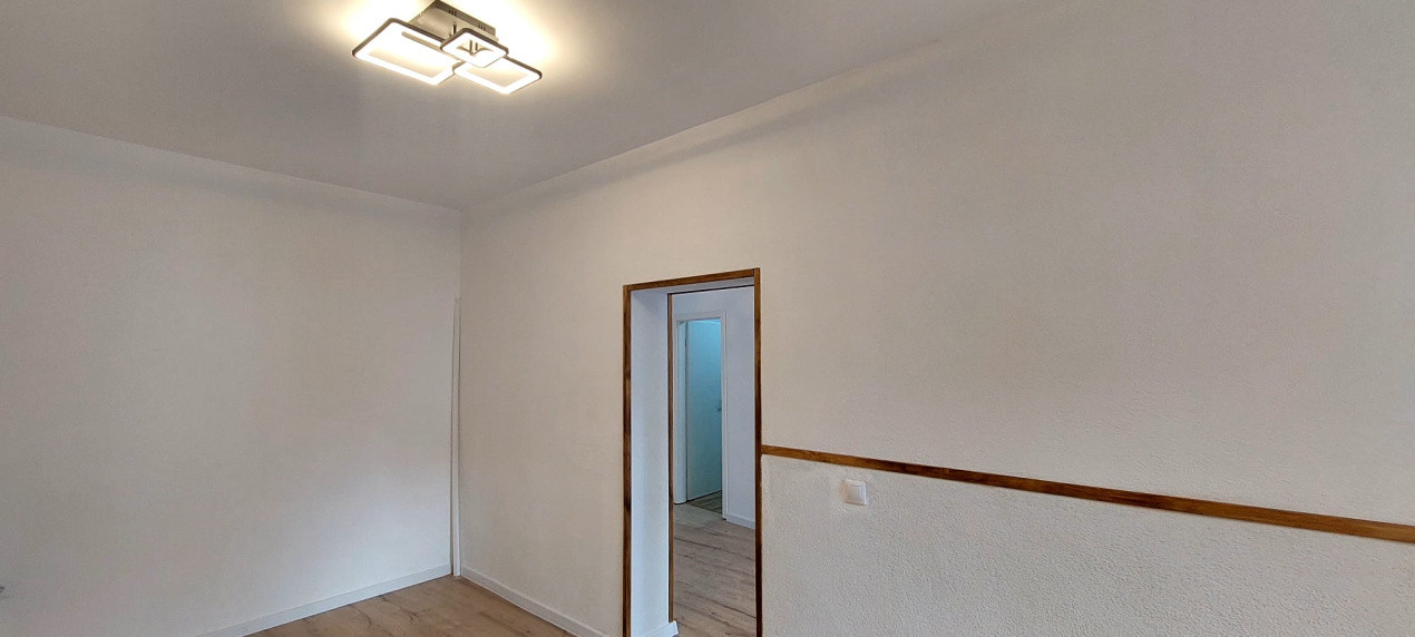 Studio modern  34mp utili, la curte , spre vanzare  Central