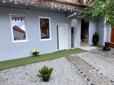 Studio modern  34mp utili, la curte , spre vanzare  Central