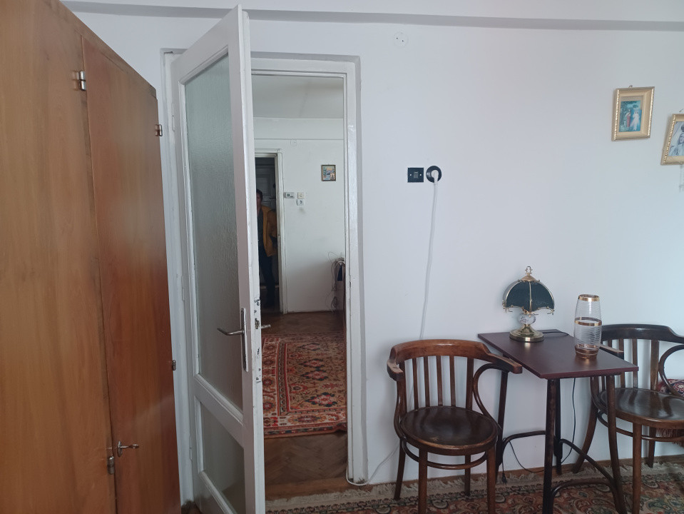 Agentie imobiliara ofera spre vanzare apartament 2 camere in Centrul Civic