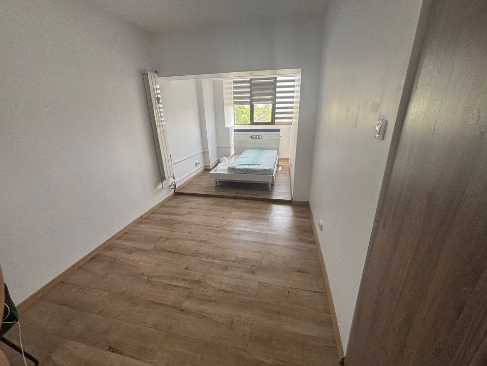 Apartament 3 camere, decomandat, cartier Valea Rosie, zona Spitalul Militar