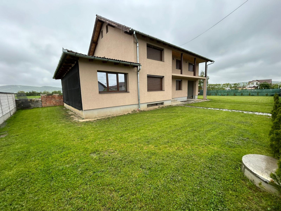 Casă individuală – Cristian, Sibiu | 6 camere | 270 m² utili | Teren 800 m² 
