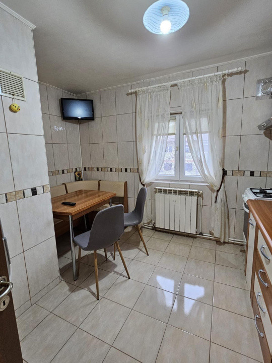 De închiriat apartament cu 2 camere