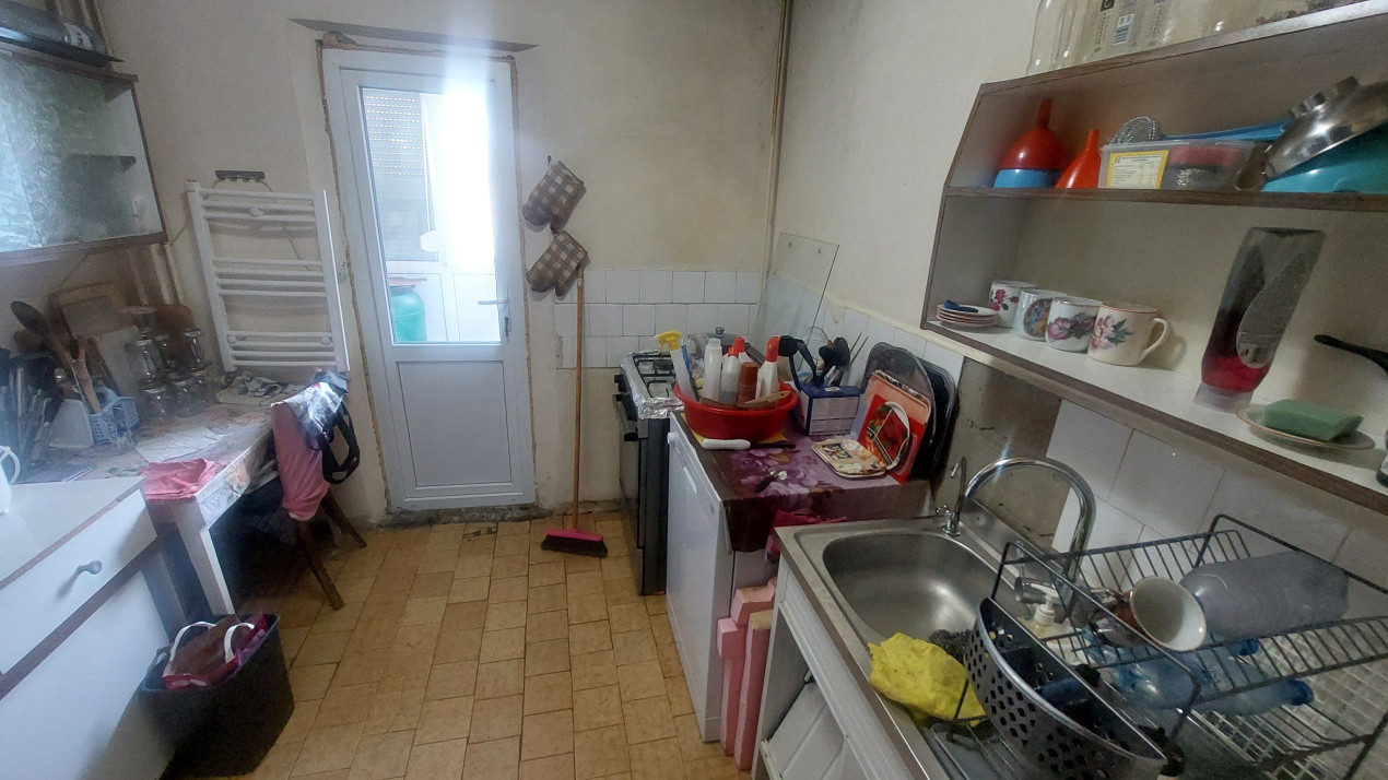 Apartament doua camere decomandat, etajul 2, Brazda zona Scoala 23