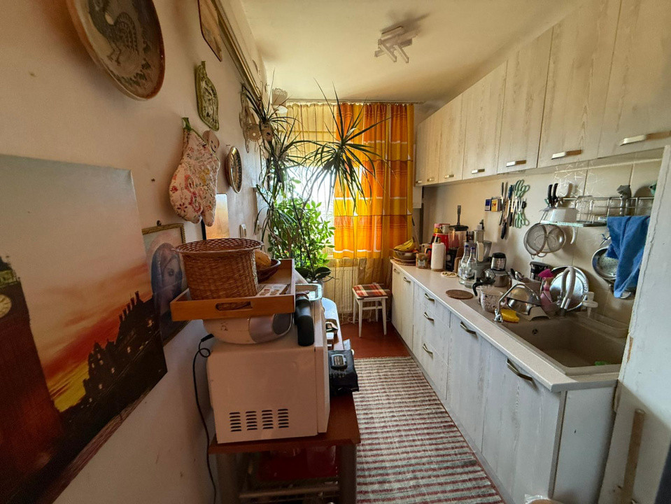 Apartament 2 camere, decomandat, 52mp, Sarari, zona Piscina Sanziana