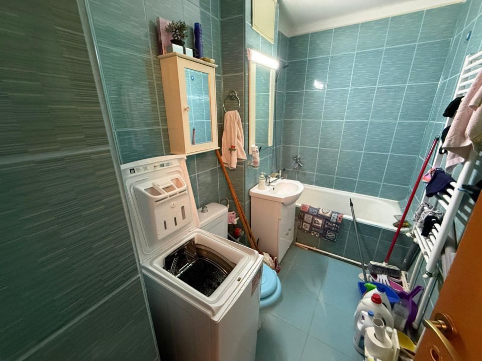Apartament 2 camere, decomandat, 52mp, Sarari, zona Piscina Sanziana