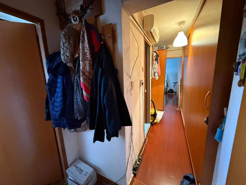 Apartament 2 camere, decomandat, 52mp, Sarari, zona Piscina Sanziana