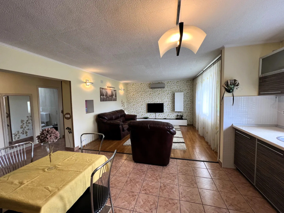 Apartament cu 3 camere, decomandat, suprafata utila 66,4 mp, Decebal