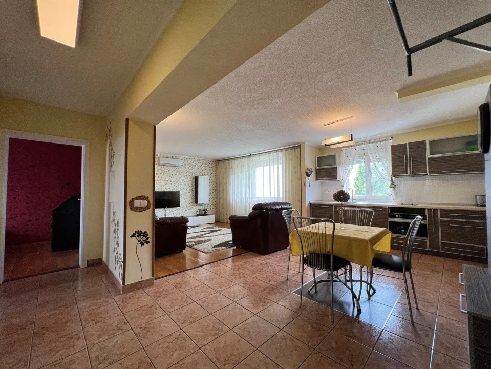 Apartament cu 3 camere, decomandat, suprafata utila 66,4 mp, Decebal