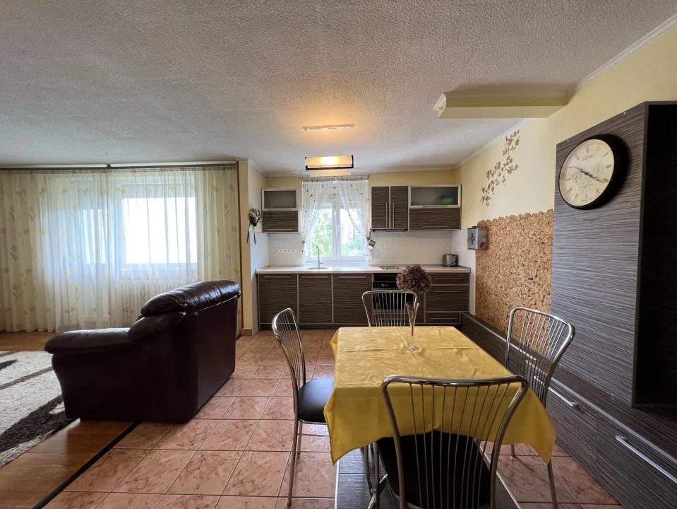 Apartament cu 3 camere, decomandat, suprafata utila 66,4 mp, Decebal