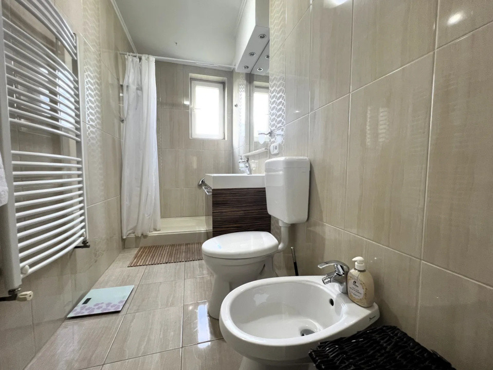Apartament cu 3 camere, decomandat, suprafata utila 66,4 mp, Decebal