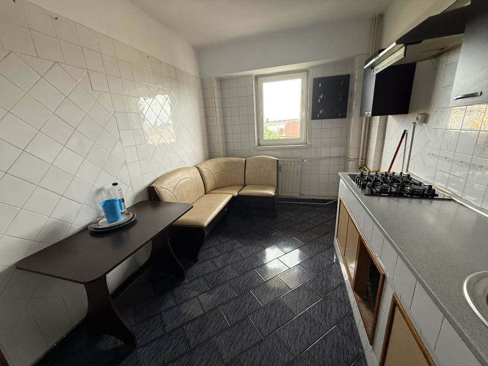 Apartament 3 camere, decomandat, 65mp, Lapus, zona Intim