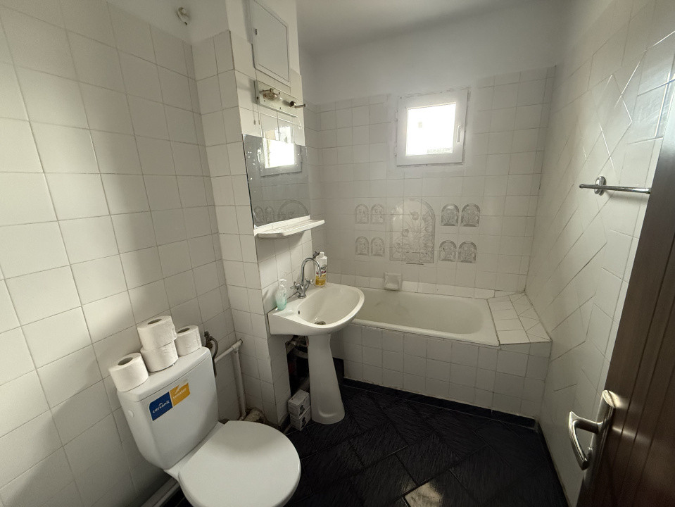 Apartament 3 camere, decomandat, 65mp, Lapus, zona Intim