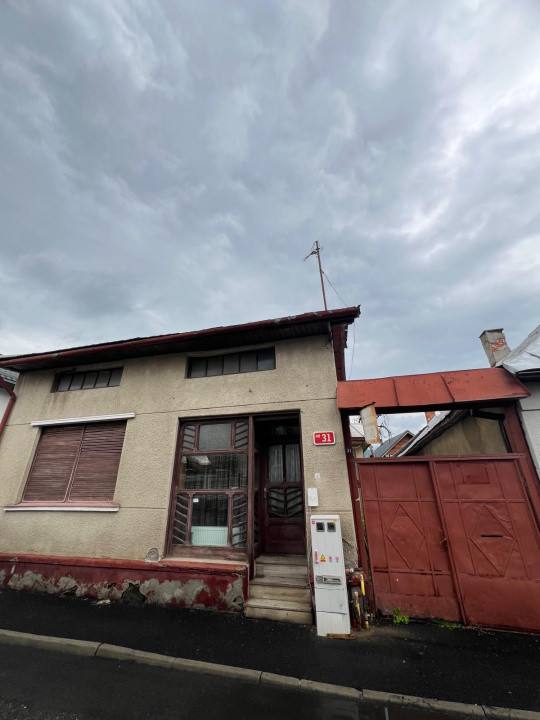 Casa zona centru vechi cu teren 457 MP