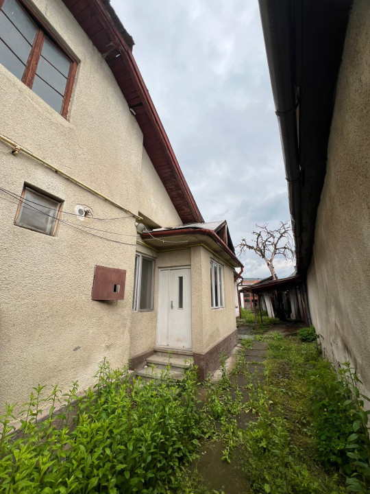 Casa zona centru vechi cu teren 457 MP