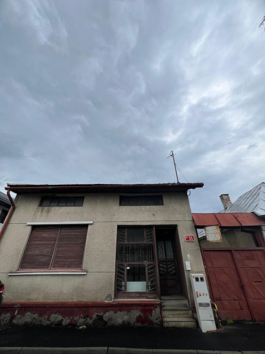 Casa zona centru vechi cu teren 457 MP