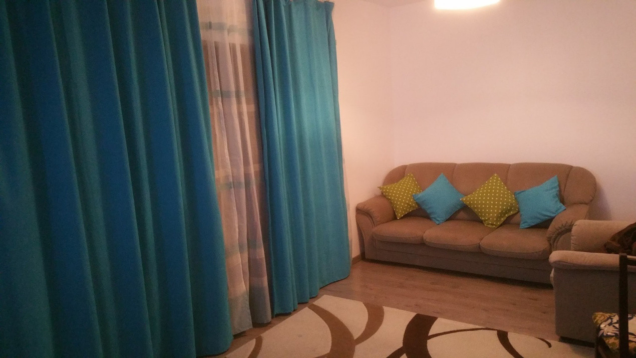 Apartament la casa înșiruită-P+E+Pod-74mp utili
