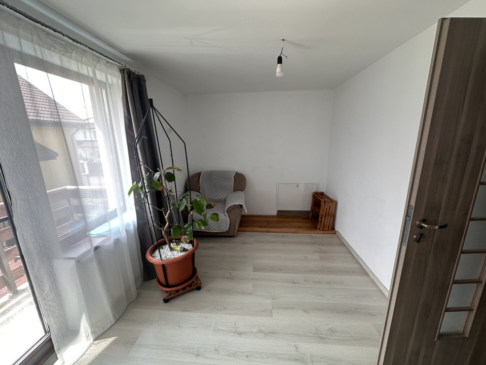 Apartament la casa înșiruită-P+E+Pod-74mp utili