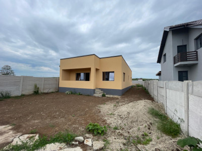 Casă semifinisată parter cu teren de 400mp în apropiere de Centura Craiova Nord