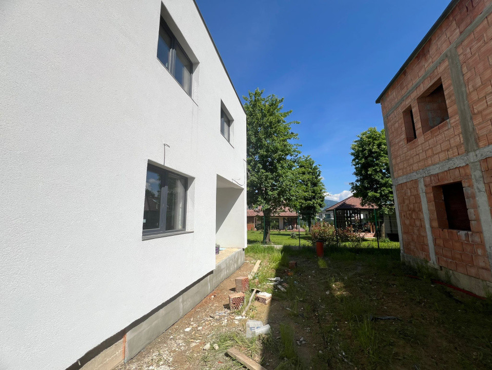 Duplex de vanzare zona Castel Transilvania