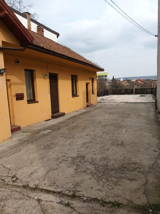 Închiriere casă pt. spații de birou, 100 mp+ curte 343 mp.,1450Eur, Mărăști