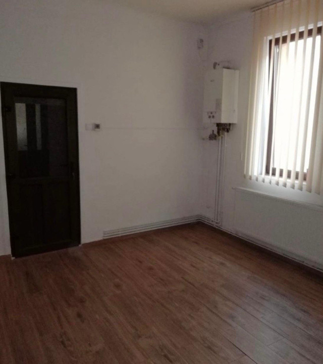 Închiriere casă pt. spații de birou, 100 mp+ curte 343 mp.,1450Eur, Mărăști