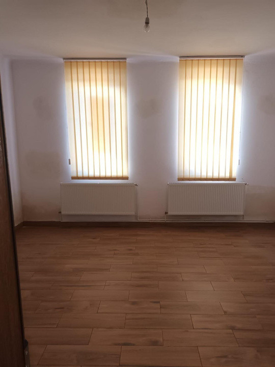 Închiriere casă pt. spații de birou, 100 mp+ curte 343 mp.,1450Eur, Mărăști