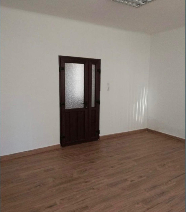 Închiriere casă pt. spații de birou, 100 mp+ curte 343 mp.,1450Eur, Mărăști