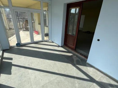 Închiriere spațiu comercial 100 mp.+curte 2000 mp. zona Mărăști